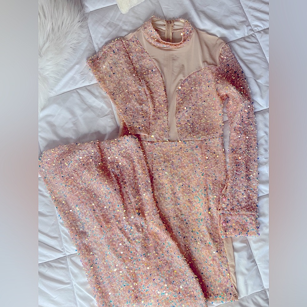 Pretty Tina sequins dress with a long train. Same dress as on my profile picture